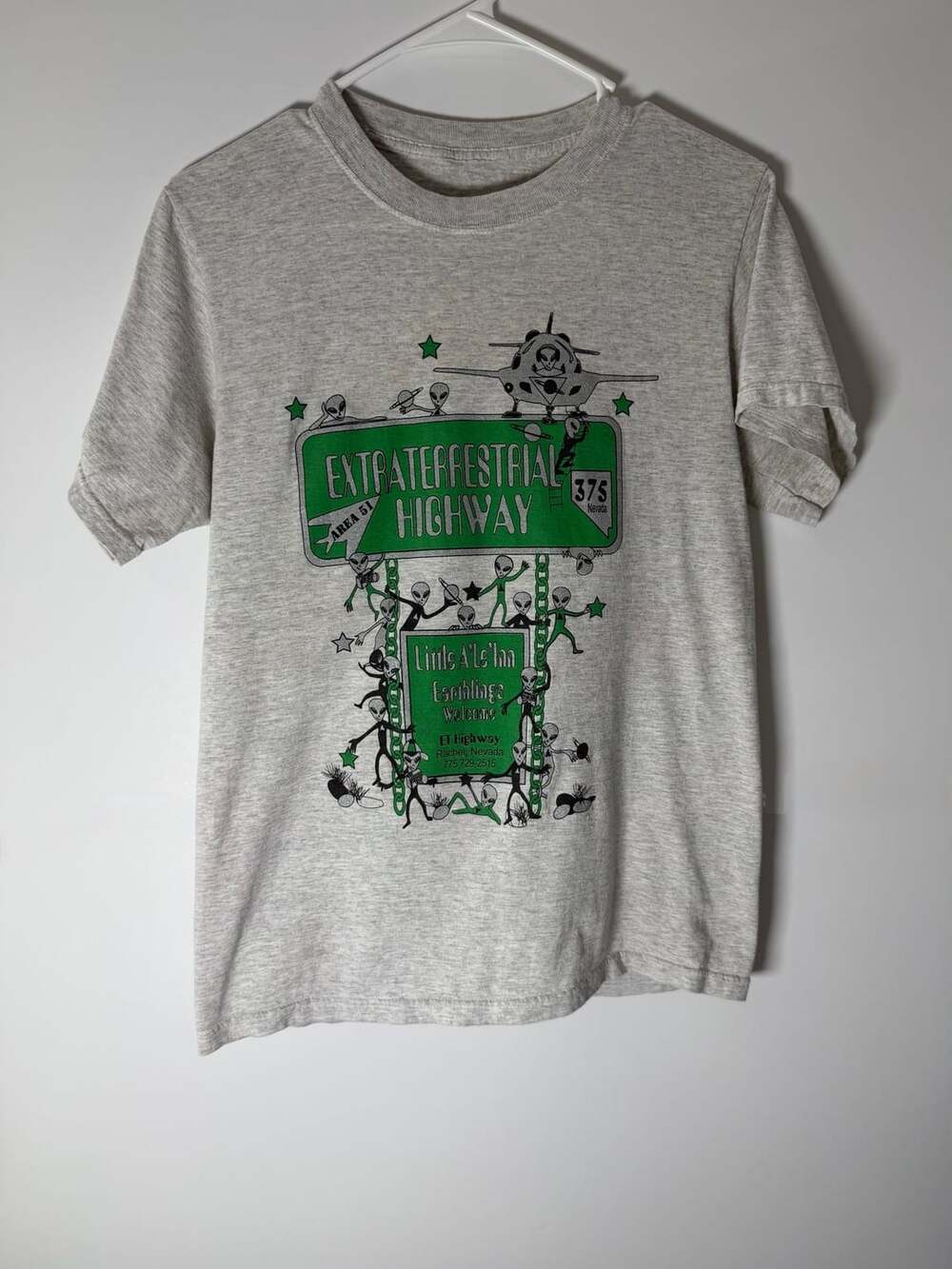 Extraterrestrial Highway Area 51 Aliens T-Shirt Men’s Heather Grey/Green